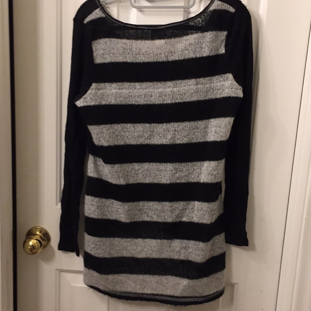 Light unique striped hi-low sweater Jrs L! - Picture 3 of 3